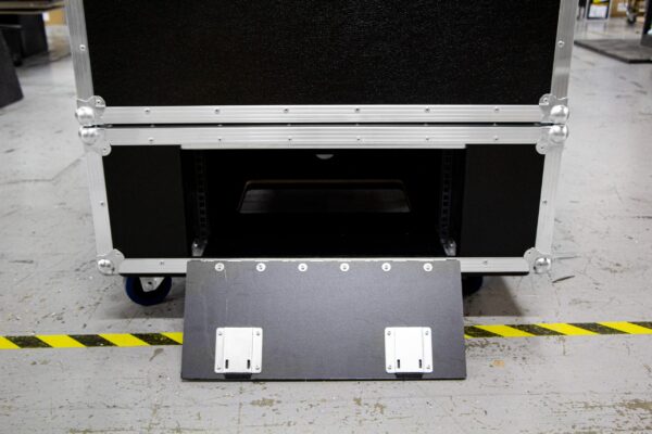Ovation Case to suit Racing Car Simulator Base with 5RU Compartment and Clam Shell Lid - Image 4