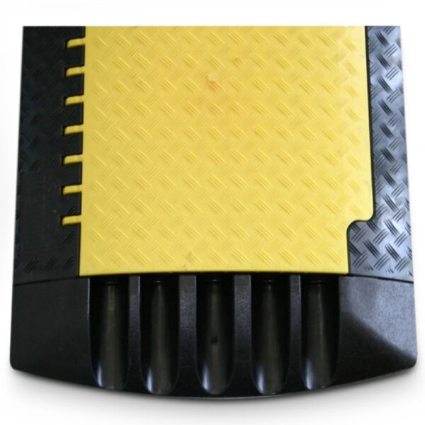 Defender XXL End Entry Ramp (Indent Only 3-5 Months) - Image 2