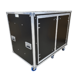 Ovation Dual 18RU anti-vibration rack mount road case closed with castors and recessed handles